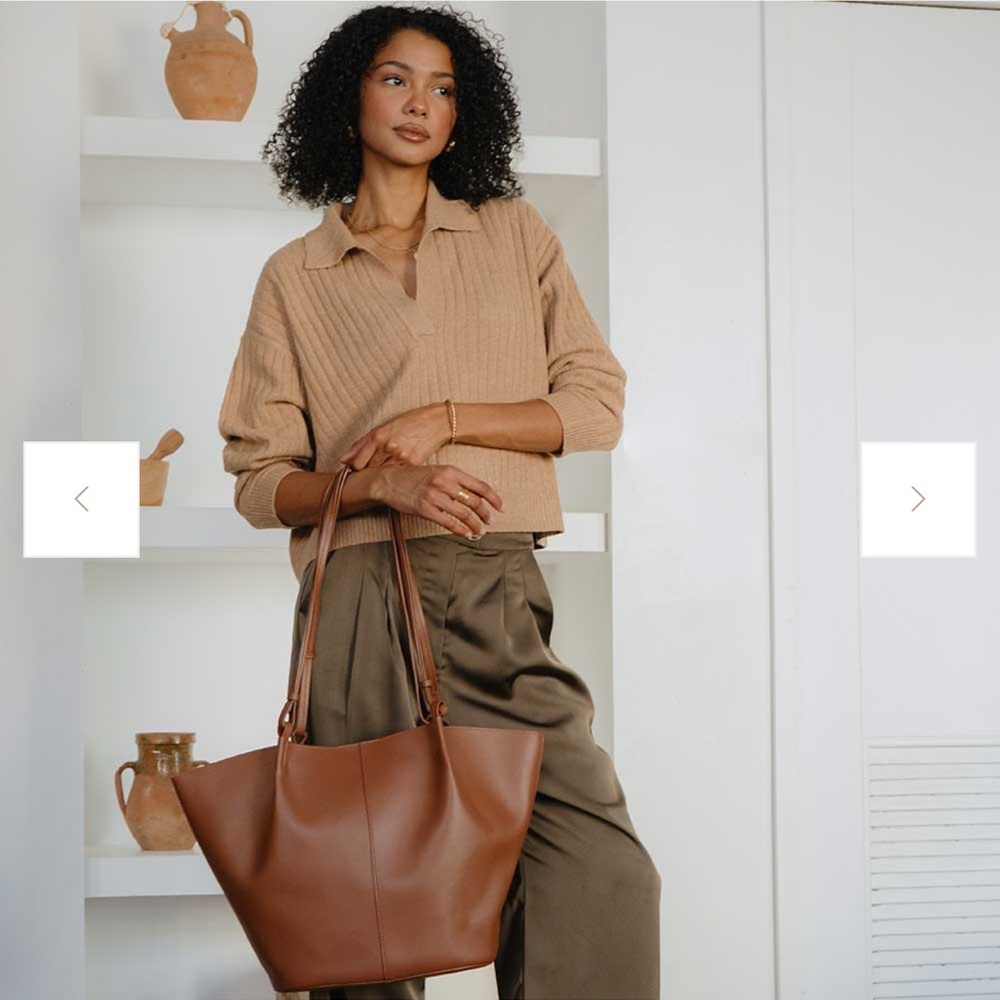 Melie Bianco Black Tote with Relaxed Structure - Picture 4 of 9